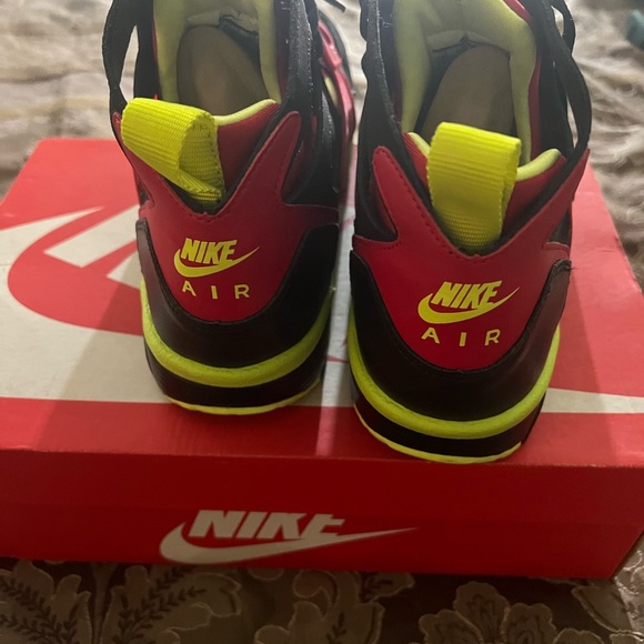 Wore once - Picture 3 of 3